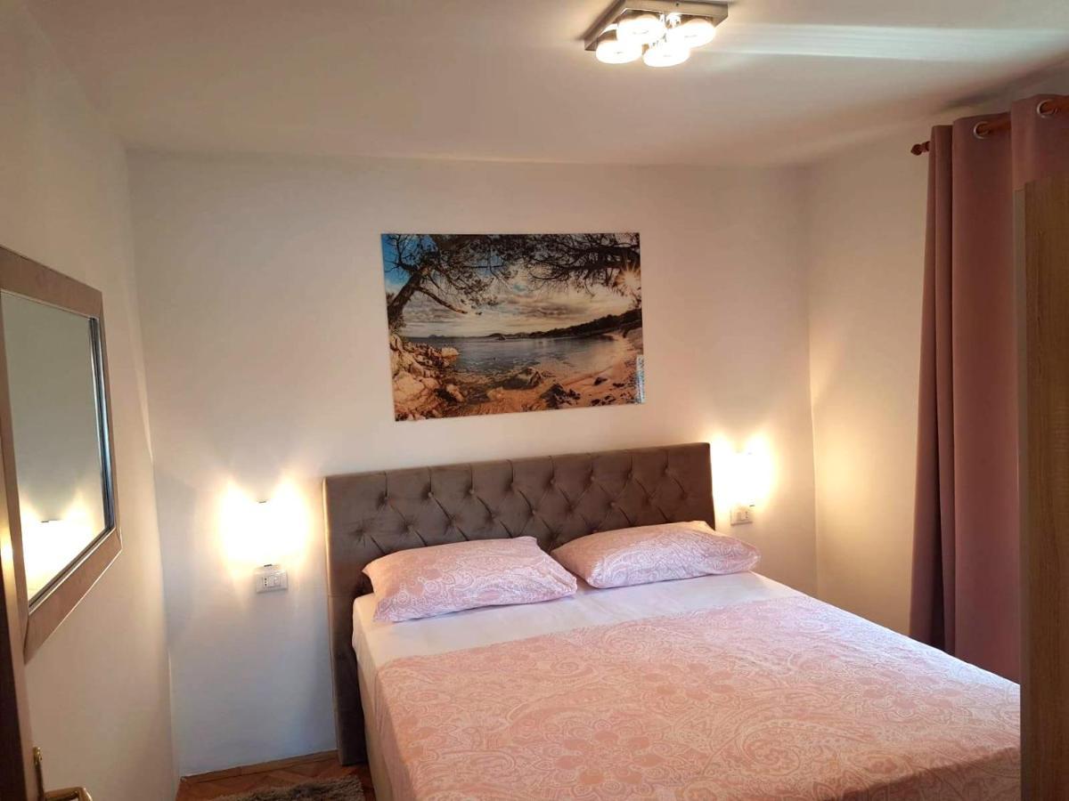 Apartments By The Sea Mavarstica, Ciovo - 12696 Trogir Ngoại thất bức ảnh
