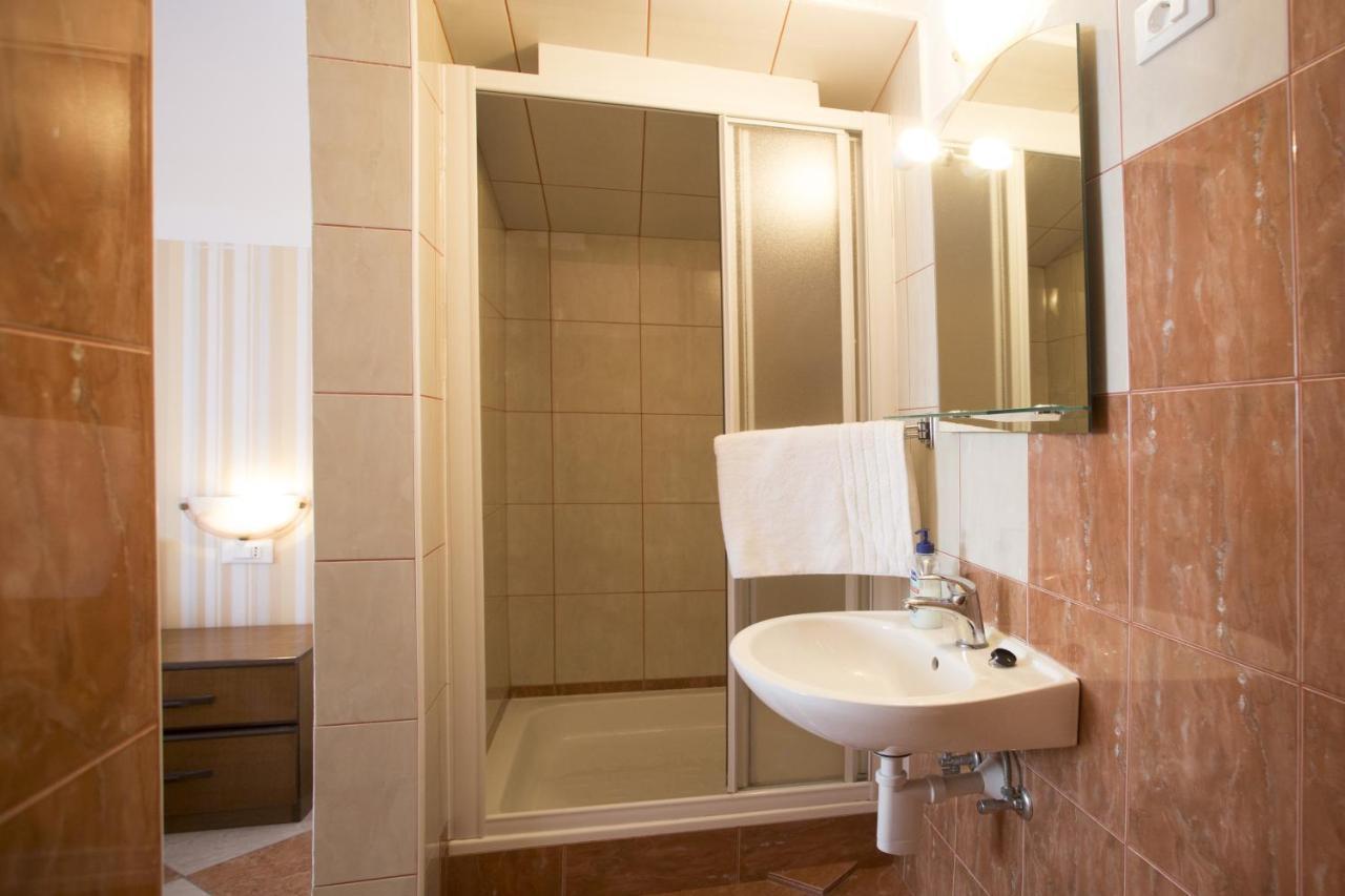 Apartments By The Sea Mavarstica, Ciovo - 12696 Trogir Ngoại thất bức ảnh